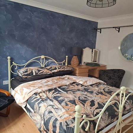 Driftmark Beachfront Location Aberavon Beach Sea Views Large Driveway Parking Private Site Fibre Optic Wi Fi Порт-Толбот Екстер'єр фото