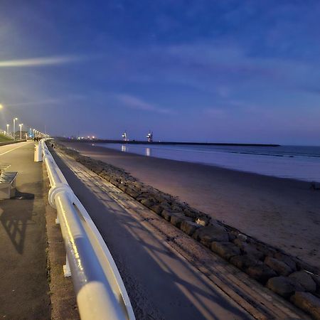 Driftmark Beachfront Location Aberavon Beach Sea Views Large Driveway Parking Private Site Fibre Optic Wi Fi Порт-Толбот Екстер'єр фото