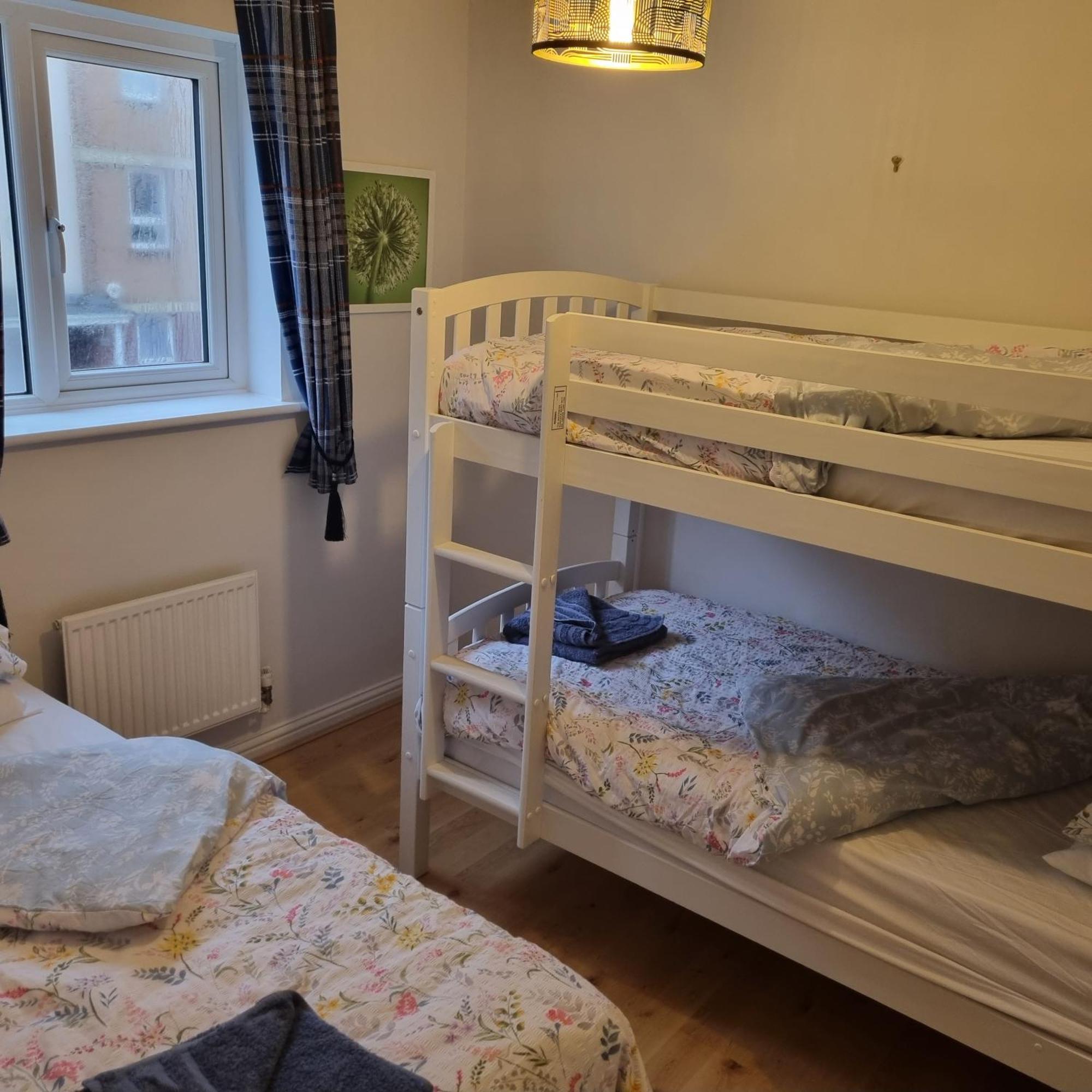 Driftmark Beachfront Location Aberavon Beach Sea Views Large Driveway Parking Private Site Fibre Optic Wi Fi Порт-Толбот Екстер'єр фото