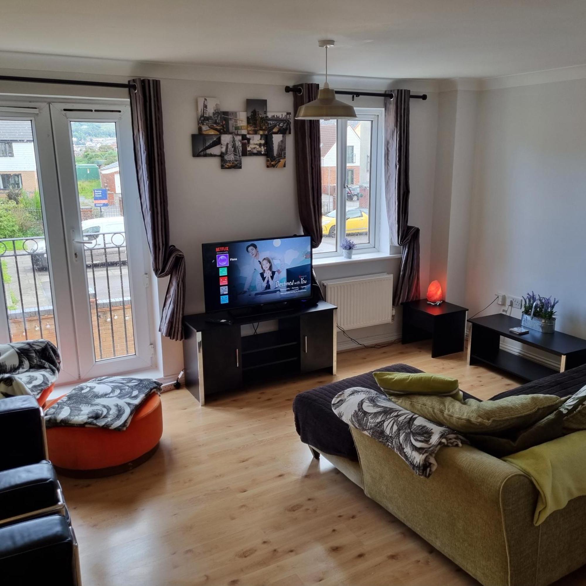 Driftmark Beachfront Location Aberavon Beach Sea Views Large Driveway Parking Private Site Fibre Optic Wi Fi Порт-Толбот Екстер'єр фото