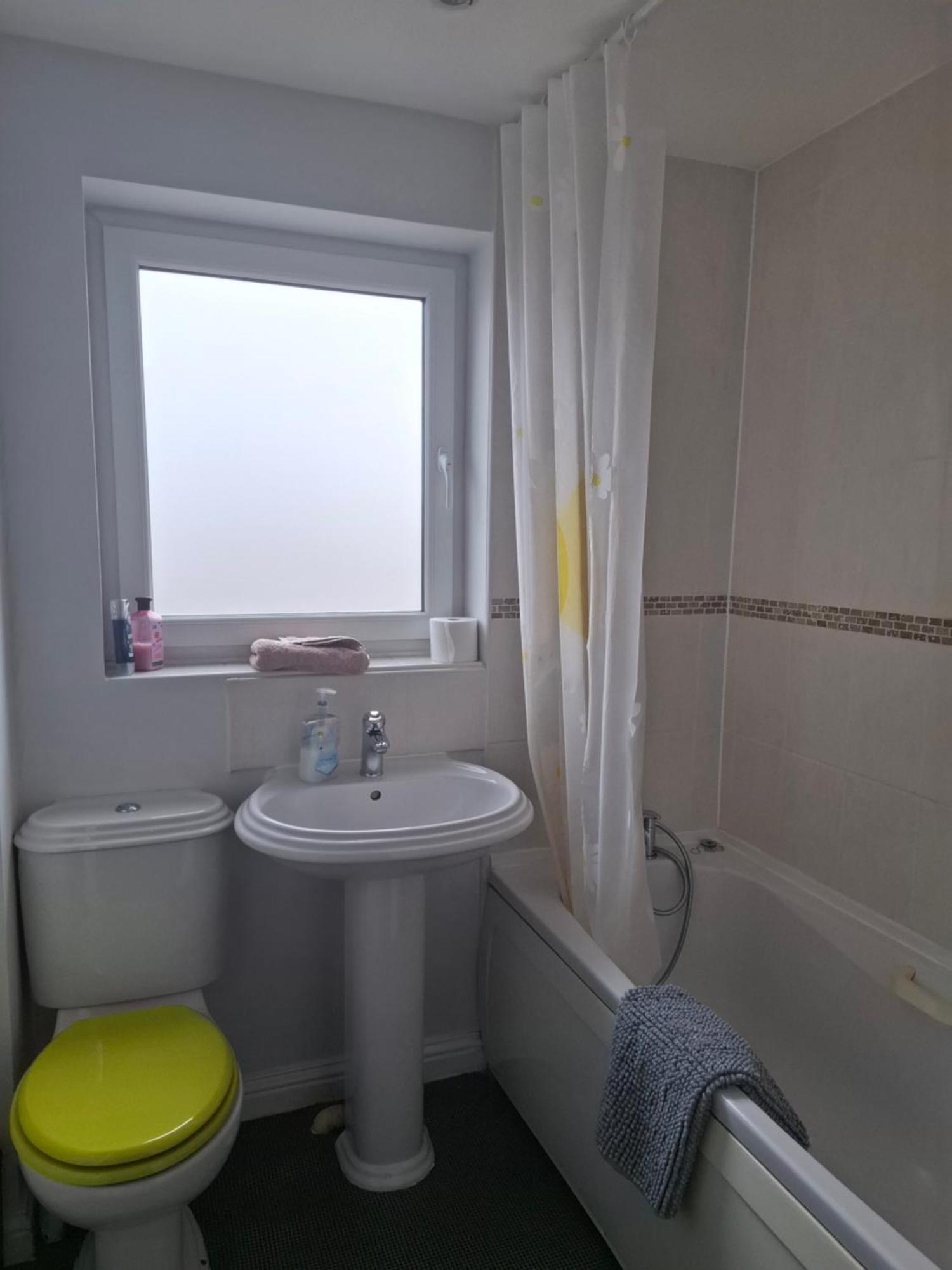 Driftmark Beachfront Location Aberavon Beach Sea Views Large Driveway Parking Private Site Fibre Optic Wi Fi Порт-Толбот Екстер'єр фото
