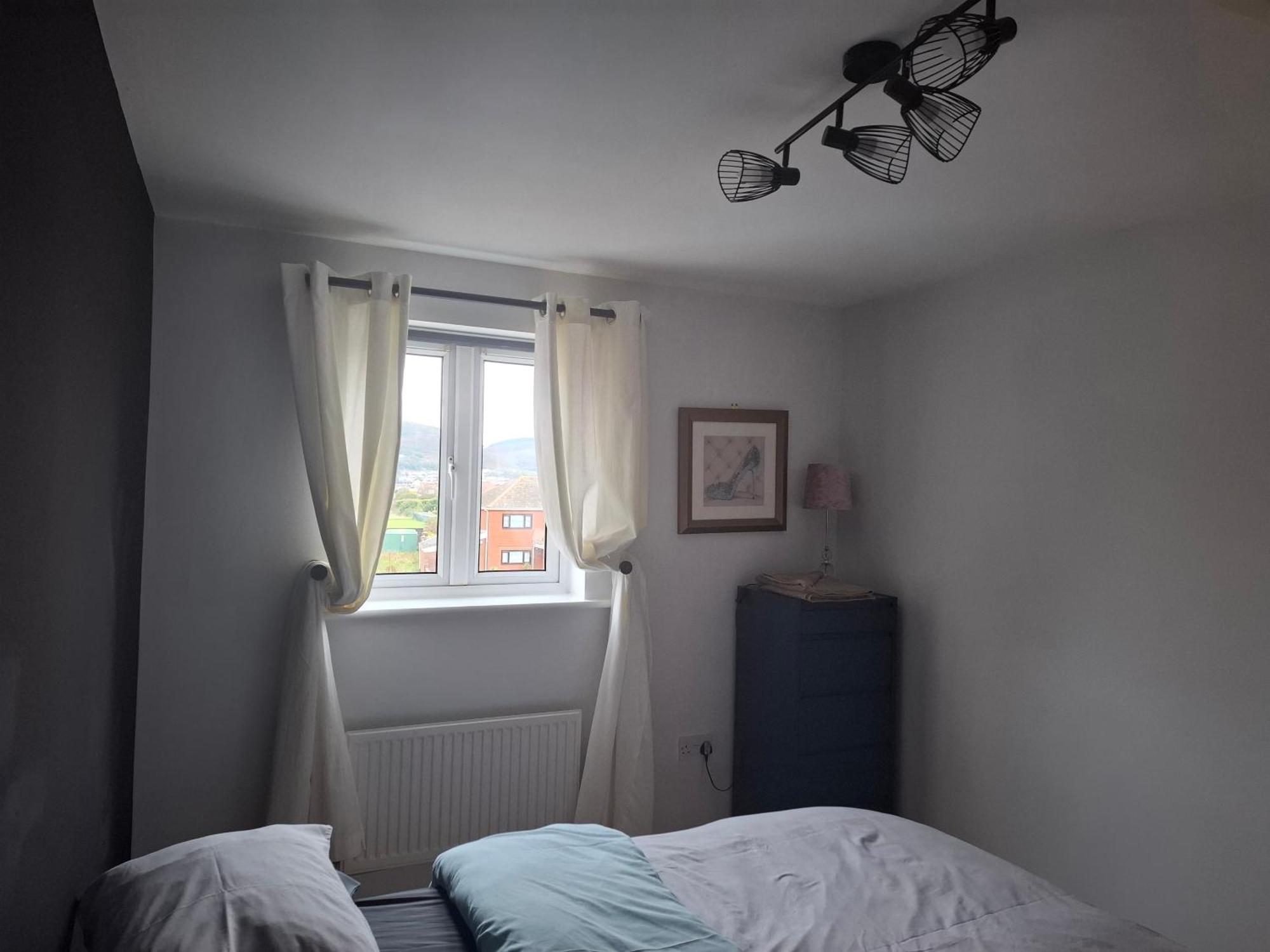 Driftmark Beachfront Location Aberavon Beach Sea Views Large Driveway Parking Private Site Fibre Optic Wi Fi Порт-Толбот Екстер'єр фото